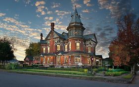 The Empress Of Little Rock Bed and Breakfast Exterior photo