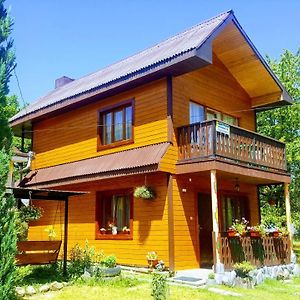 Садиба Гуцулка Ксеня Hotell Jaremtje Exterior photo