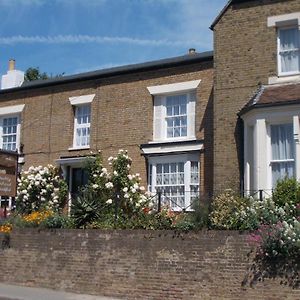 The Beaumont Bed and Breakfast Sittingbourne Exterior photo