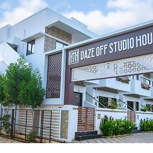 Daze Off Studio House Hotell Bhuj Exterior photo