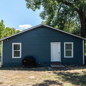 Escape To A Restored 1920S East Waco Bungalow Villa Exterior photo