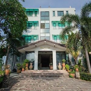 Platinum Place By Zuzu Hotell Bangkok Exterior photo