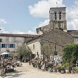 Le Vieux Prieure Bed and Breakfast Cressé Exterior photo