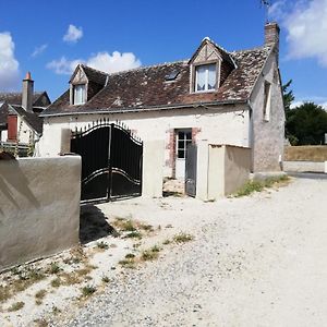 Chambre D'Hote Monthodon Bed and Breakfast Exterior photo