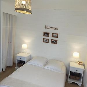 Chambre D'Hotes Larosa Bed and Breakfast Moulis-en-Médoc Exterior photo