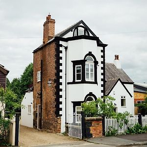 Langs Hall Lägenhet Leyland Exterior photo