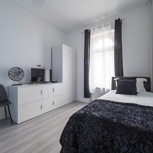 Executive Single Room With En-Suite In Guest House City Centre Luxemburg Exterior photo