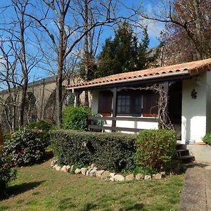 The Petite Chalet Chambre D'Hotes Villa L'Isle-Jourdain  Exterior photo