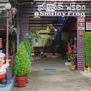 Smiley Frog Lägenhet Kanchanaburi City Exterior photo