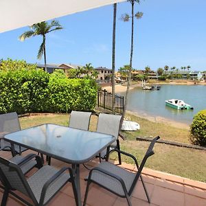 Courtney Cove 1 Comfortable Two Bedroom Apartment On Mooloolaba Canal Exterior photo