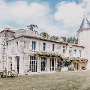 Chateau De Mouillepied Hotell Port-dʼEnvaux Exterior photo