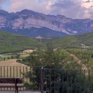 Vistas A La Montana En Un Pueblo Con Encanto. Lägenhet El Pueyo de Araguás Exterior photo