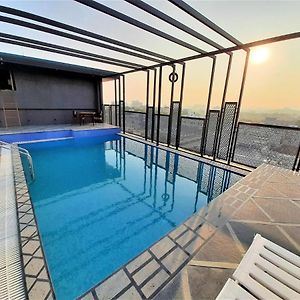 Suvin Residency With Rooftop Swimming Pool Hotell Udaipur Exterior photo