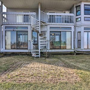 Serene Abode On Lake Erie About 9 Miles To Oak Harbor Lägenhet Sand Beach Exterior photo