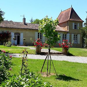 Au Chateau Juillac Bed and Breakfast Exterior photo