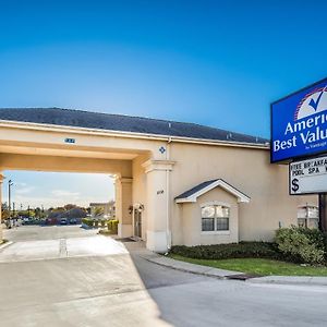 Americas Best Value Inn New Braunfels Exterior photo