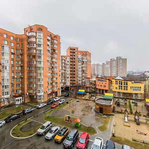 Комфортная Двухкомнатная Квартира Возле Метро Академгородок Lägenhet Kiev Exterior photo