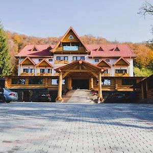 Pensiunea Cheile-Oltetului Hotell Polovragi Exterior photo