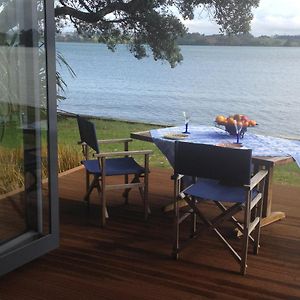 Absolute Waterfront Serenity Near Auckland Lägenhet Clarks Beach Exterior photo