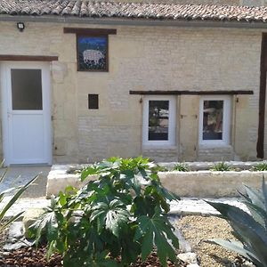 The Piggeries At La Maison Tumtum Arbre Hotell Loudun Exterior photo