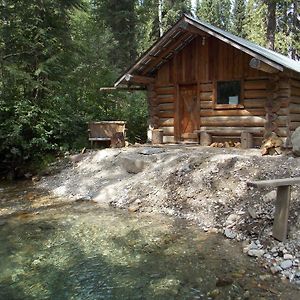 Beaverfoot Lodge & Resort Golden Exterior photo