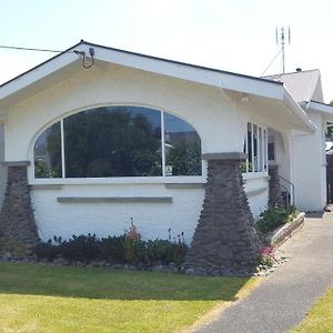 The Bungalow Bed and Breakfast Whanganui Exterior photo