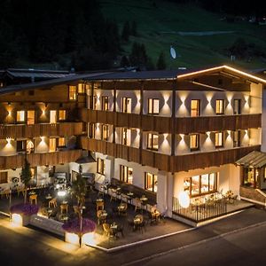 First Mountain Hotel Oetztal Längenfeld Exterior photo