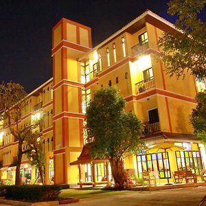 Boonme Heritage Hotell Phitsanulok Exterior photo