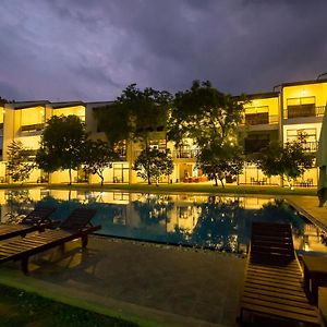 Grand Tamarind Lake Hotell Kataragama Exterior photo