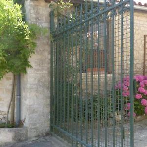 Gite Du Logis De La Roche - Niort - Chauray Lägenhet Exterior photo