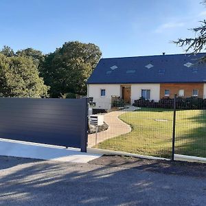 Chambre D'Hotes Les Hortensias Bed and Breakfast Saint-Jean-la-Poterie Exterior photo