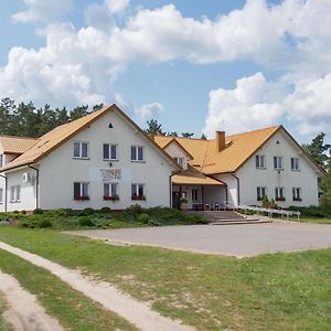 Fort Zona Hotell Cieciory Exterior photo