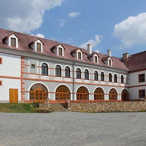 Zamek Liboun Hotell Louňovice pod Blaníkem Exterior photo