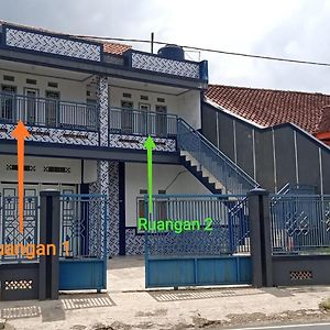 Penginapan Atau Kontrakan Rumah Ciwidey 1 Ruangan 2 Kasur Dewasa Kamar Mandi Dapur Dalam Sewa Harian Mingguan Bulanan Tahunan Boleh Hotell Exterior photo