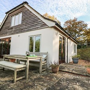 Long Meadow Villa Heyshott Exterior photo