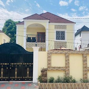 Janha'S Senegambia Villa Holiday Rental With Free Wifi Serrekunda Exterior photo