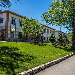 Лайнер Горный Курортный Комплекс Layner В Чимгане Hotell Exterior photo