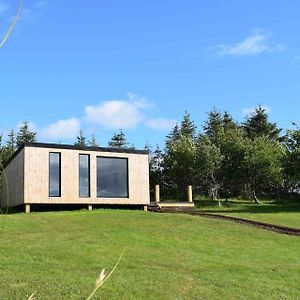 Modern Cabin With Stunning Views & Private Hot Tub Lägenhet Breakish Exterior photo