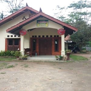 Balkondes Griya Perpil Hotell Magelang Exterior photo