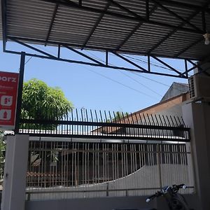 Reddoorz Near Mall Ratu Indah 3 Hotell Balangberu Exterior photo