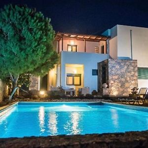 Luxury Villa In Agios Nikolaos With Private Pool Exterior photo
