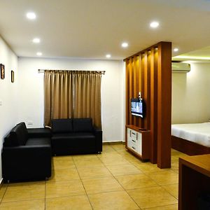 Aura Residency Hotell Payyannur Exterior photo