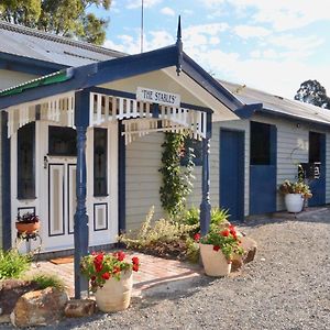 The Stables Hotell Wandin North Exterior photo