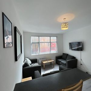 The Bake Apartment - 5 Bedroom Large Apartment Sleeps Up To 16 Person Newcastle-upon-Tyne Exterior photo