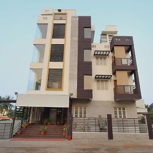 Oyo 9611 Chamundi Hills Hotell Mysore Exterior photo