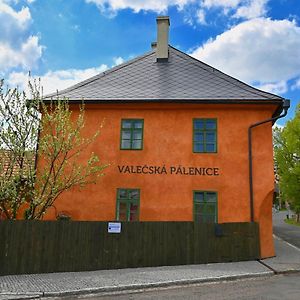 Valecska Palenice Hotell Exterior photo