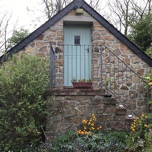 Cozy Camborne Studio Retreat With Two Single Beds Lägenhet Exterior photo