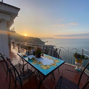 Mar-Isa Amalfi Coast Hotell Vietri Exterior photo