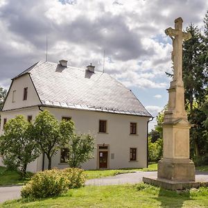 Penzion U Krizove Cesty Hotell Tvrdkov Exterior photo