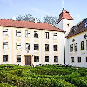 Zamek W Krokowej Aparthotel Krokowa Exterior photo